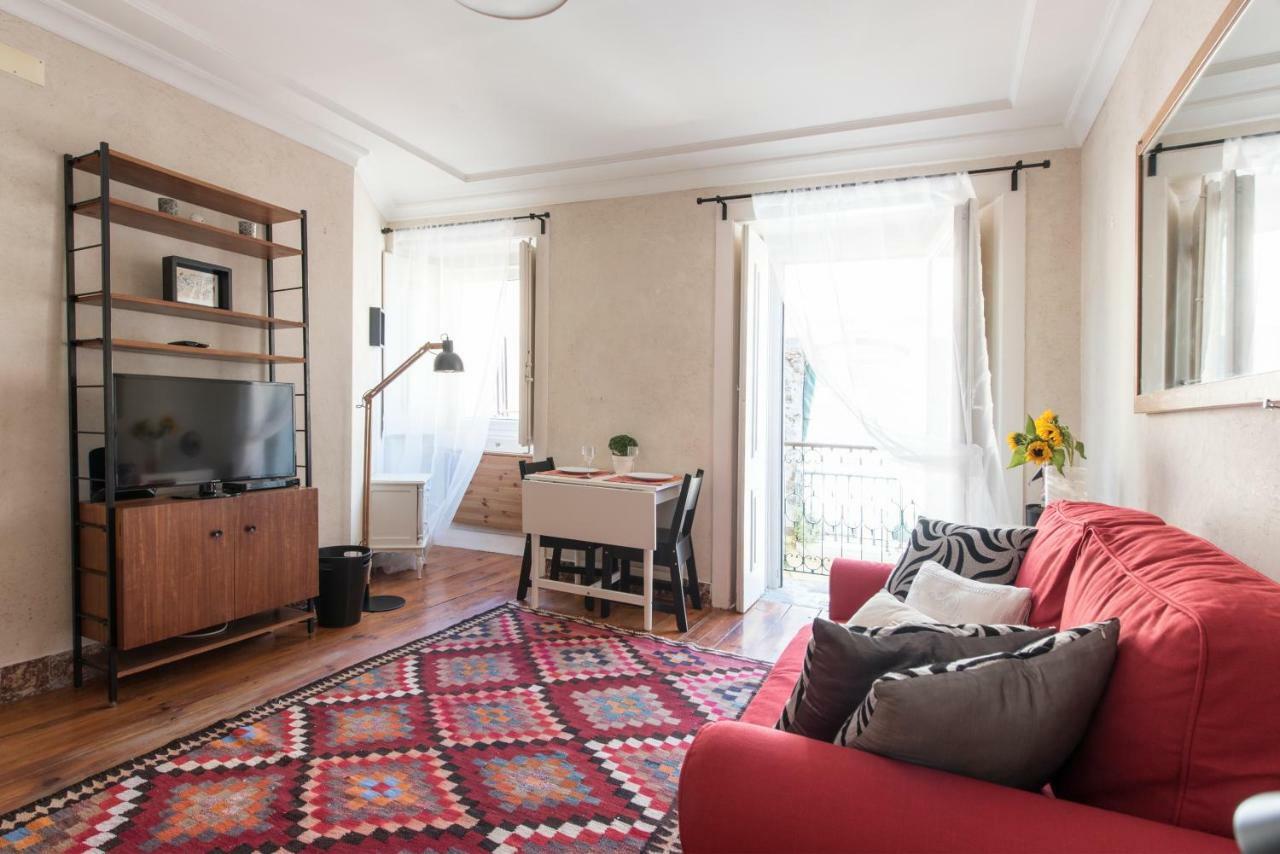Cozy Apartment In Historic Center Лиссабон Экстерьер фото