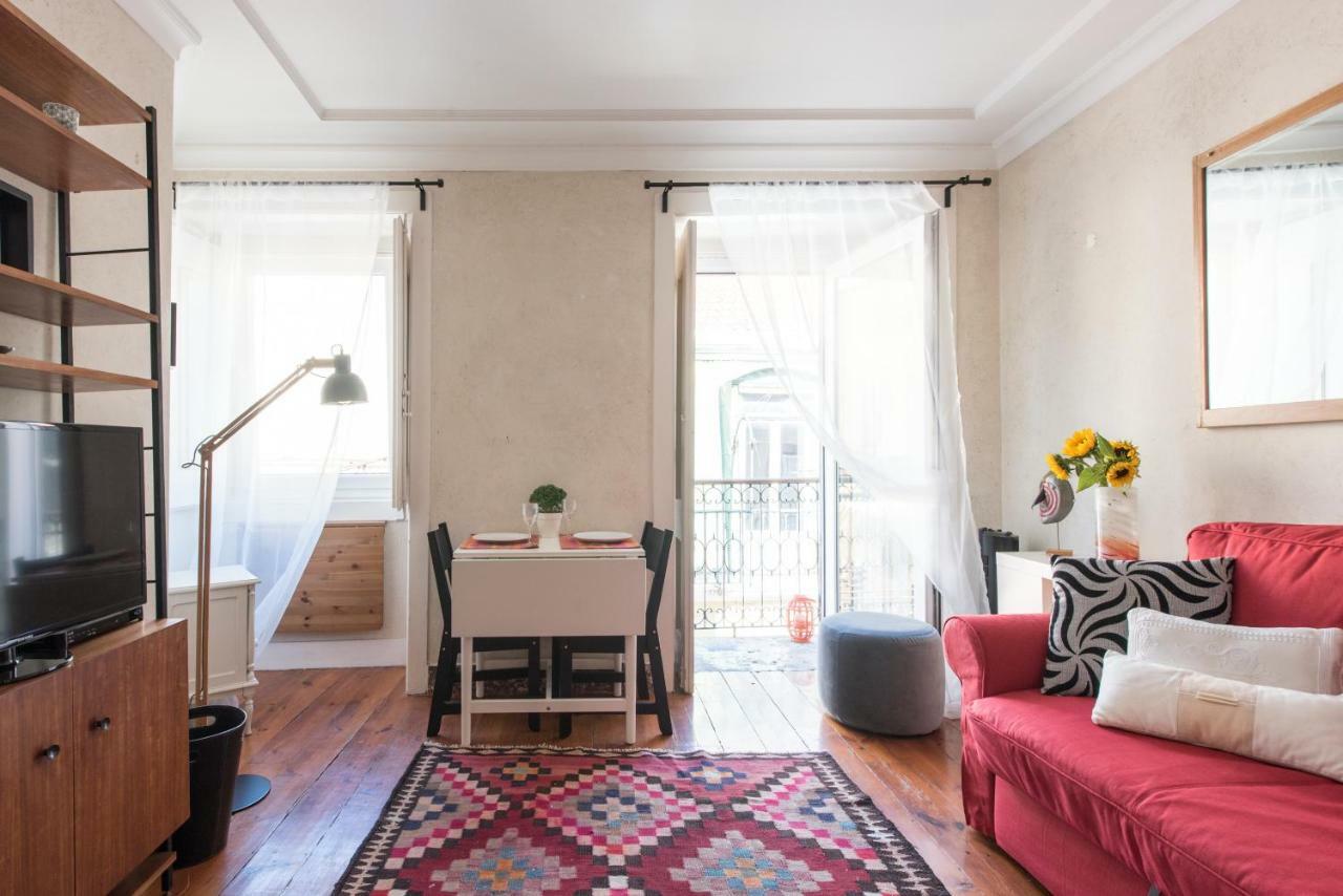 Cozy Apartment In Historic Center Лиссабон Экстерьер фото