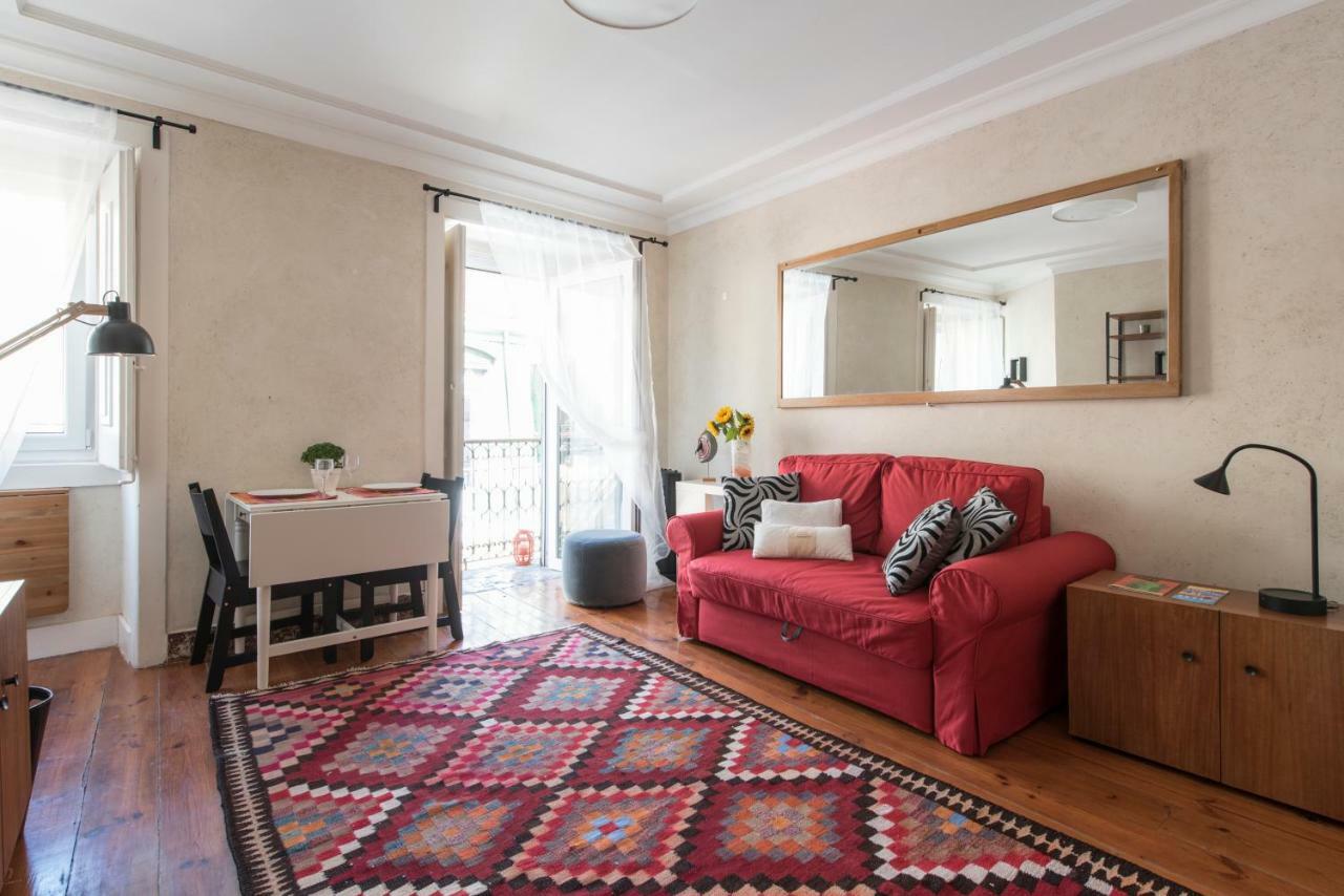 Cozy Apartment In Historic Center Лиссабон Экстерьер фото